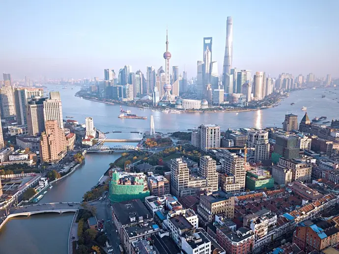 China muestra señales de desaceleración debido a la caída en la industria y las ventas al por
