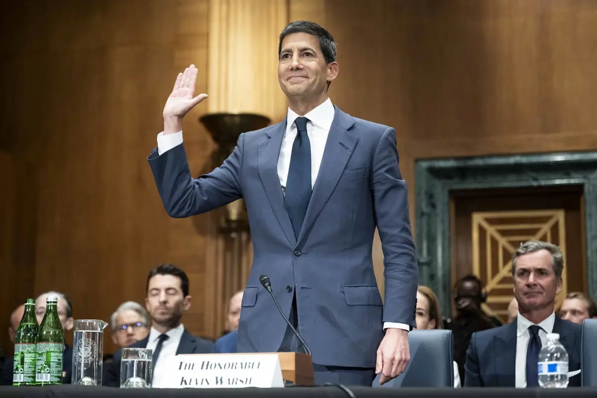 Kevin Warsh aprueba su primera evaluación para dirigir la Fed ante el Comité Bancario del Senado