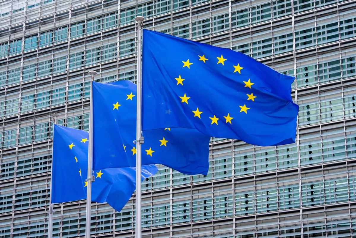 Bruselas reitera su compromiso con EE.UU. y mantiene «todas las opciones» ante los posibles Bruselas reitera su compromiso con EE.UU. y mantiene «todas las opciones» ante los posibles