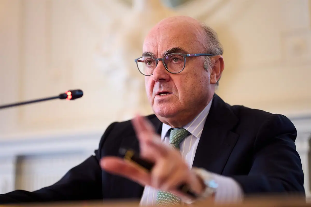 Guindos (BCE) insiste en mantener la calma y esperar a la reunión de junio